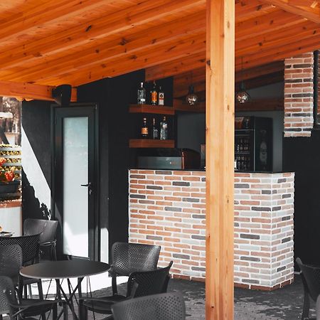 Hotel Beke Vlorë Esterno foto