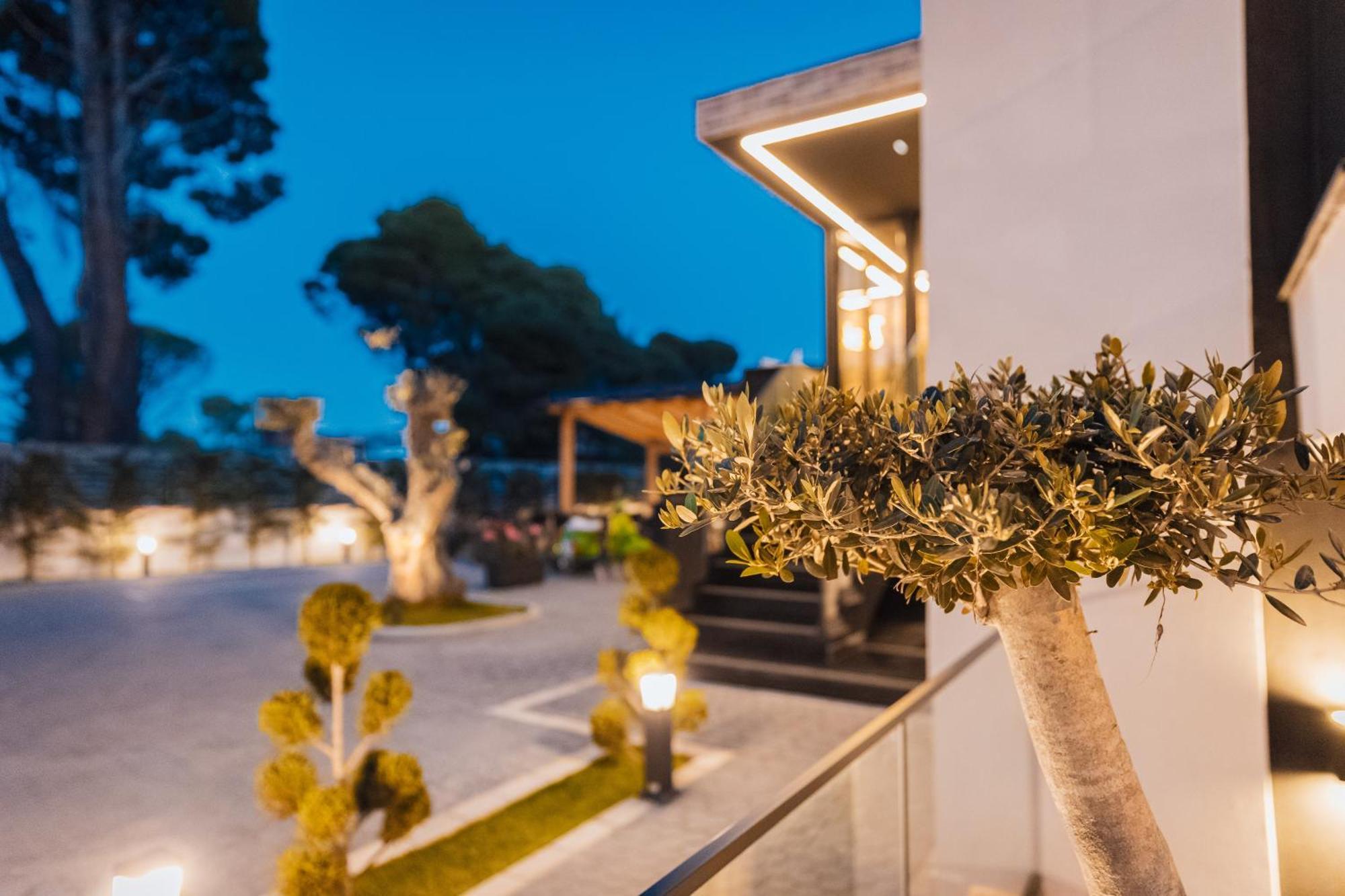 Hotel Beke Vlorë Esterno foto