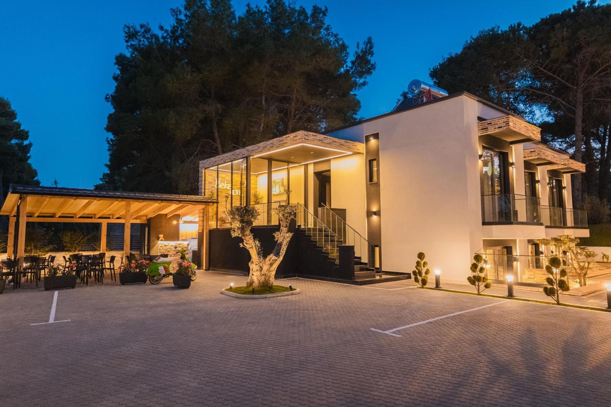 Hotel Beke Vlorë Esterno foto