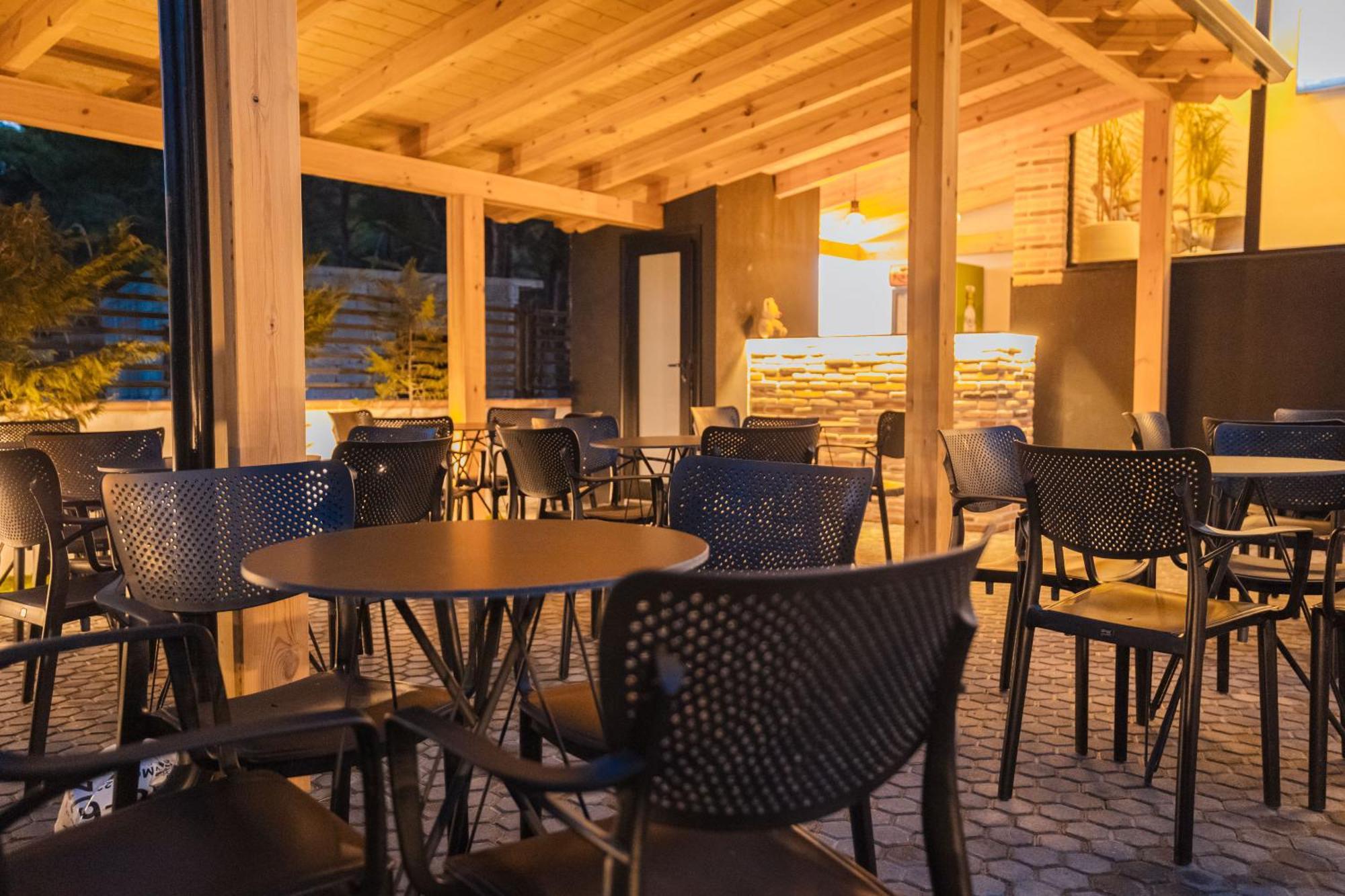 Hotel Beke Vlorë Esterno foto